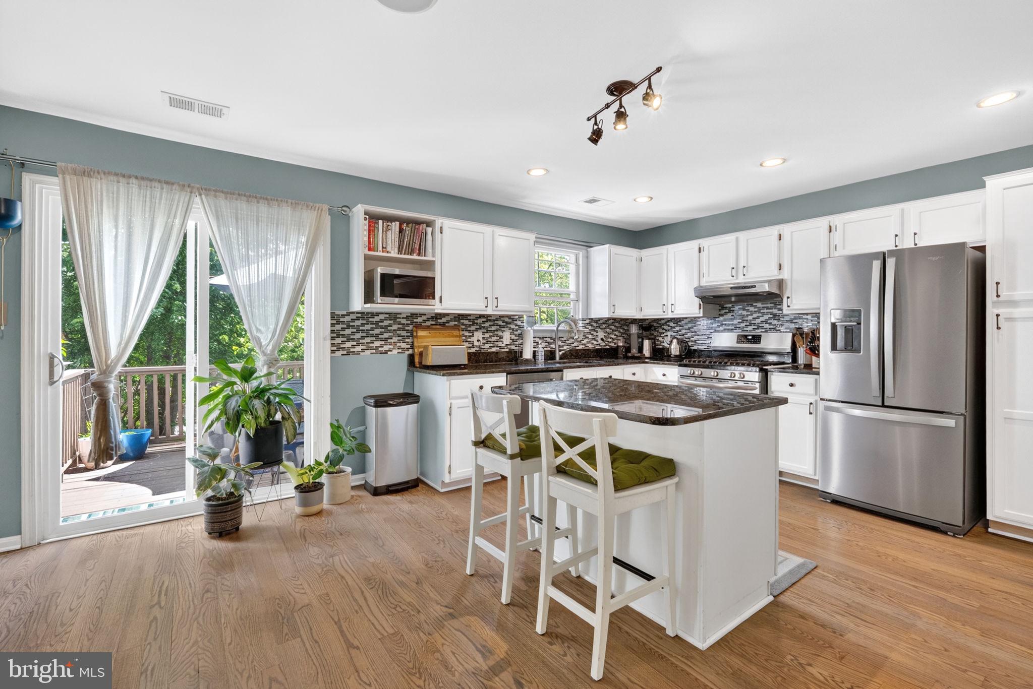 GUNSTON SQUARE - Residential