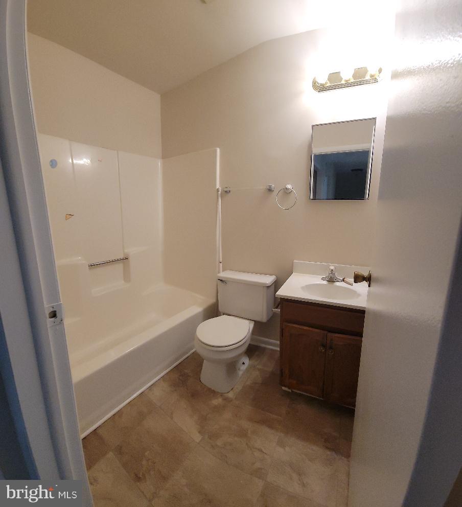 BREEZEWOOD FOREST EAST - Residential Lease