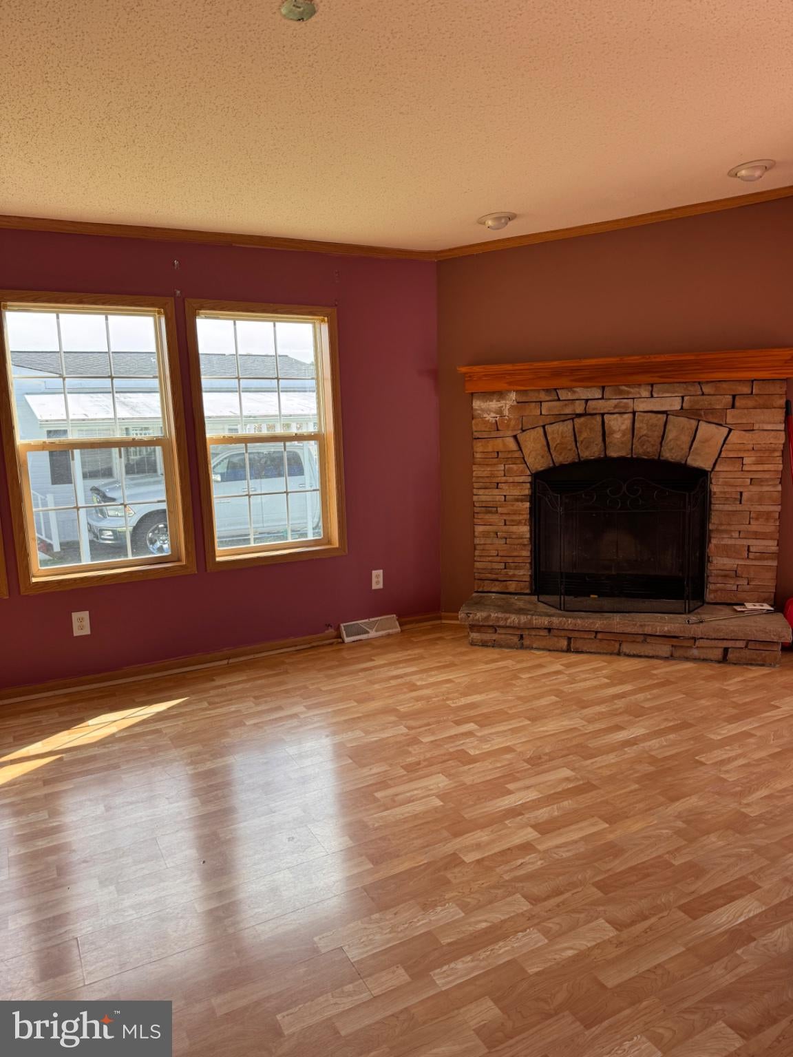 10 QUEEN ELEANOR DRIVE