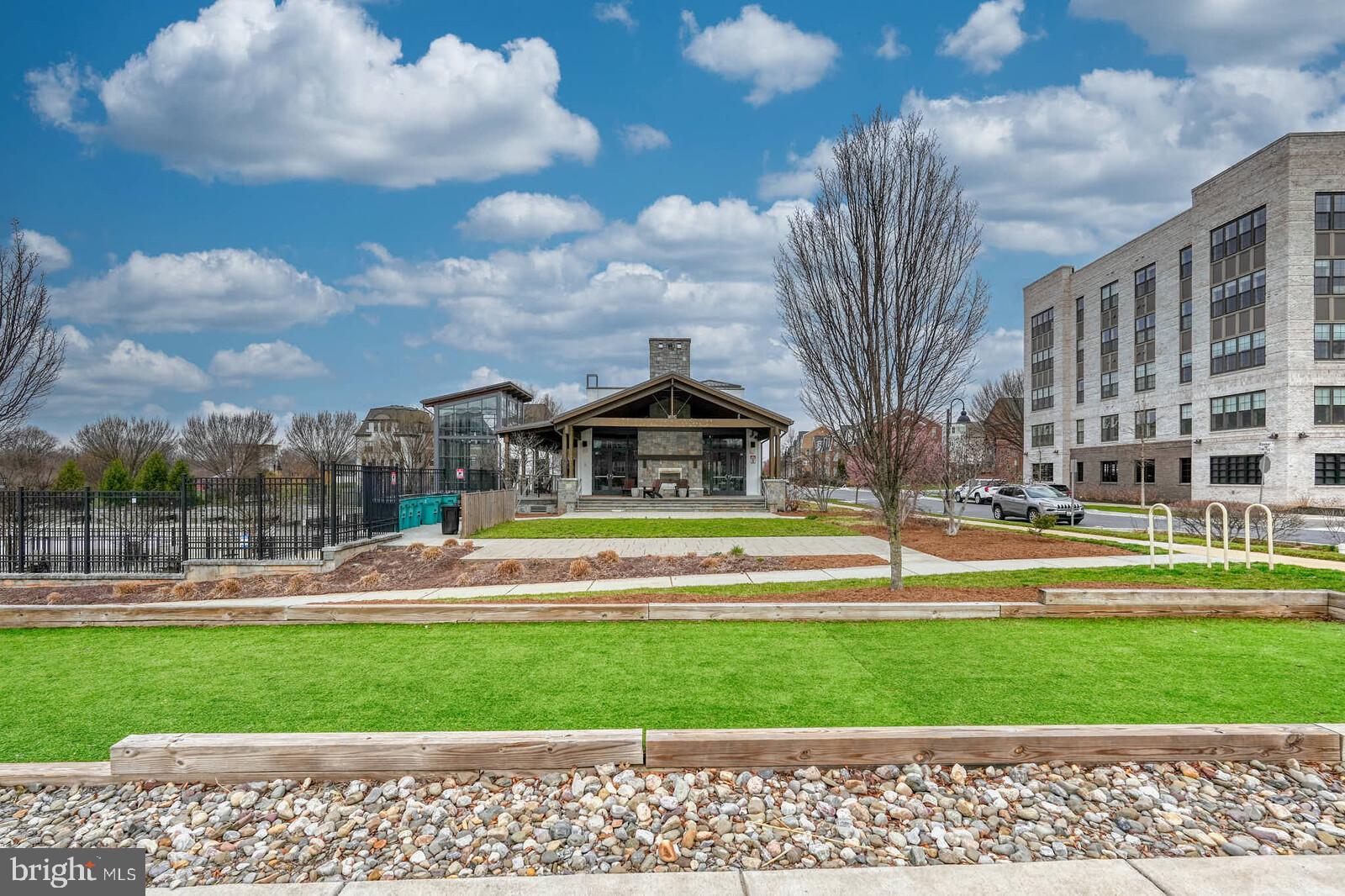 CROWN FARM - Residential