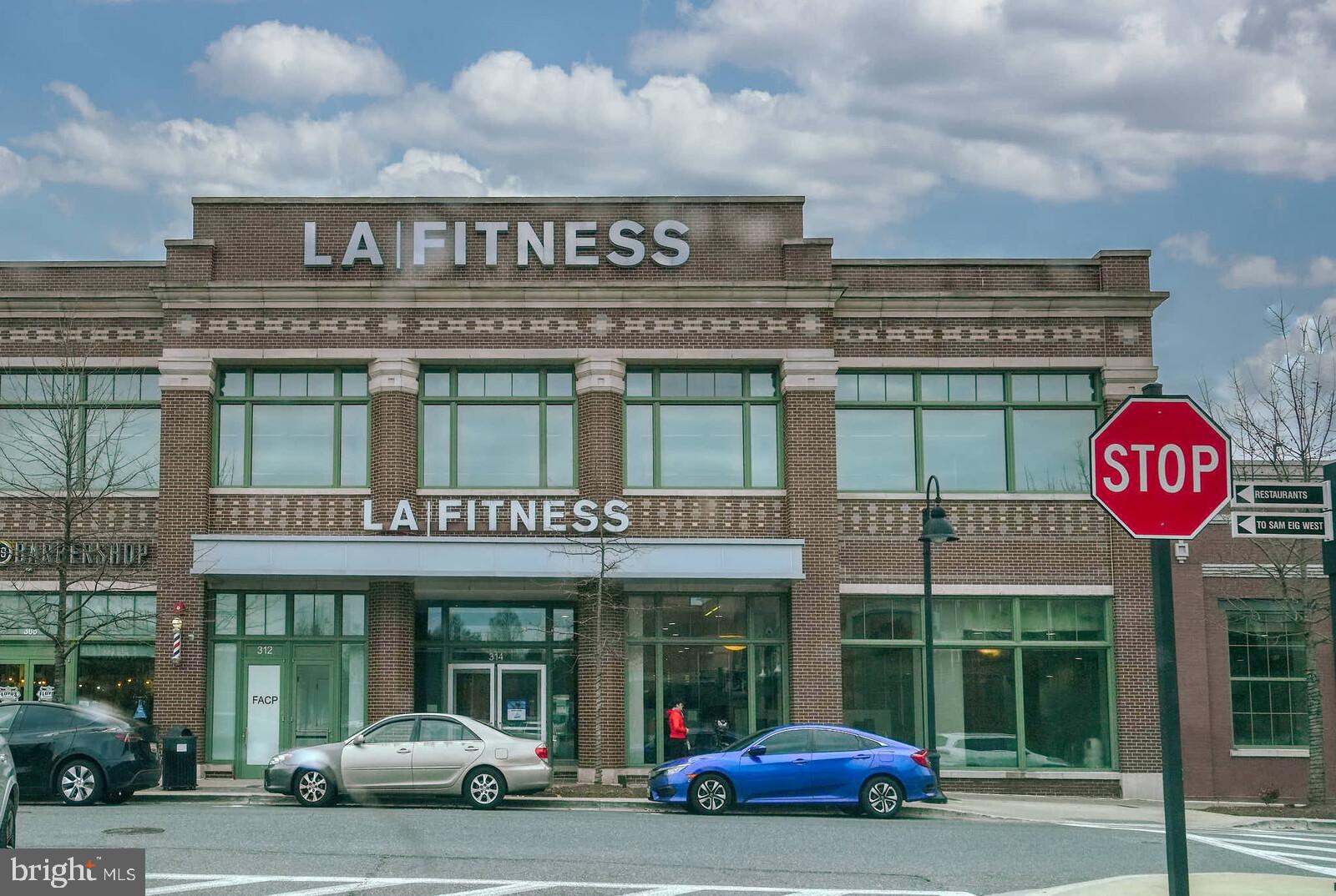 CROWN FARM - Residential