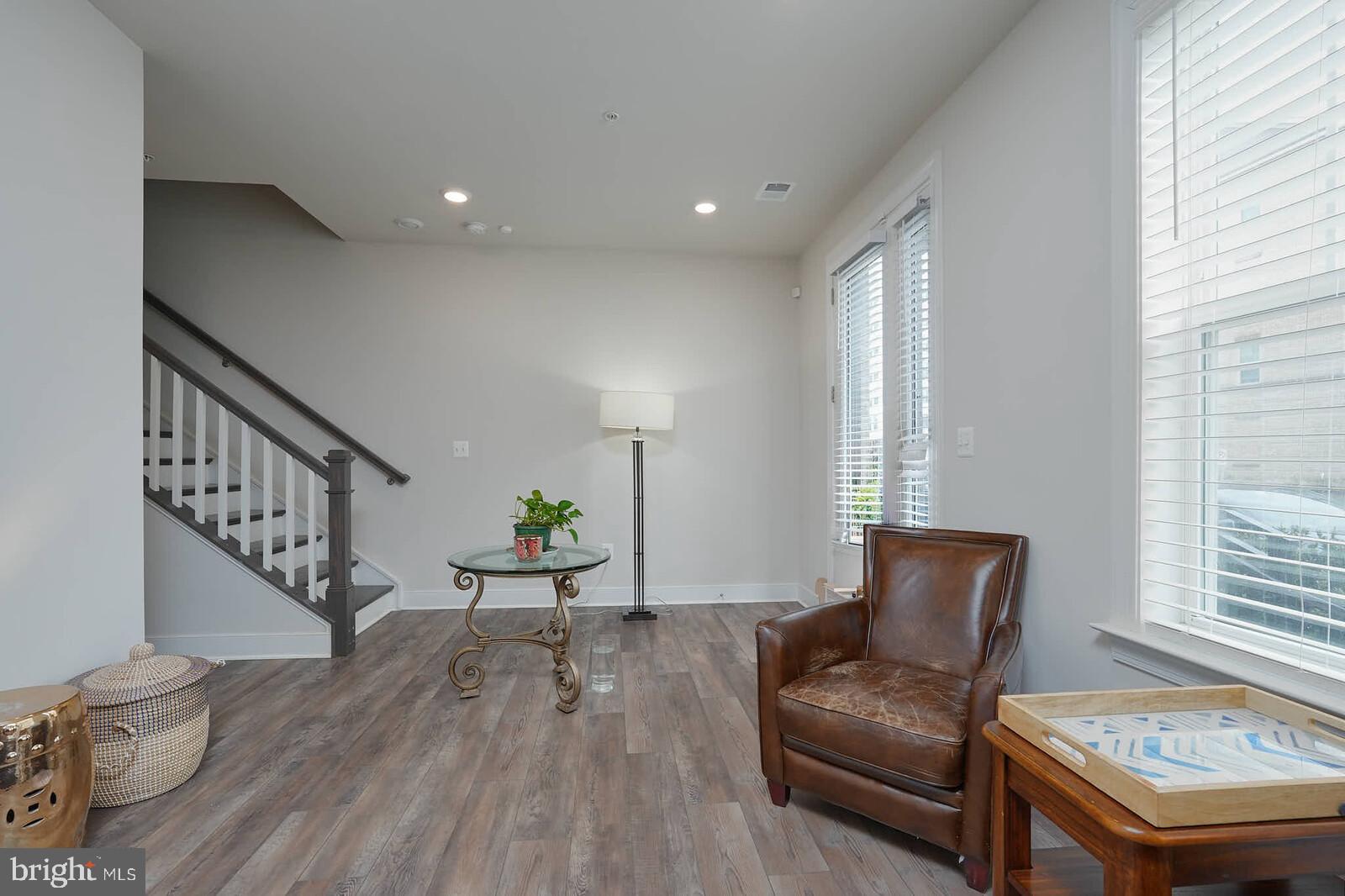 CROWN FARM - Residential