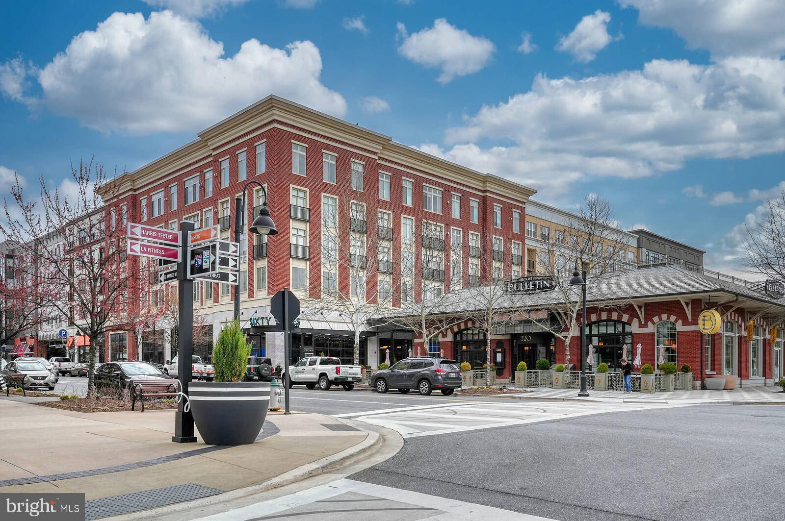 CROWN FARM - Residential