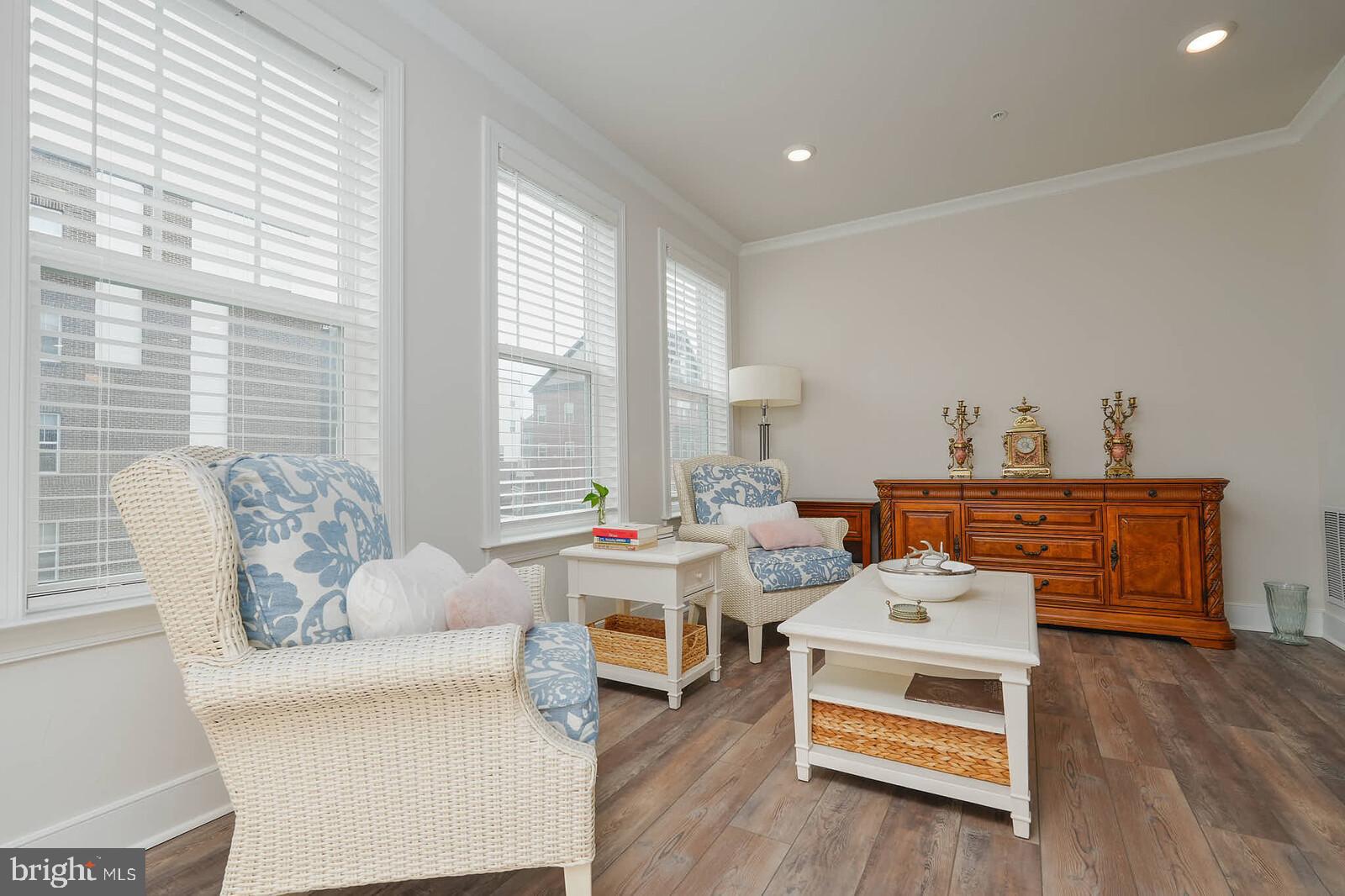 CROWN FARM - Residential