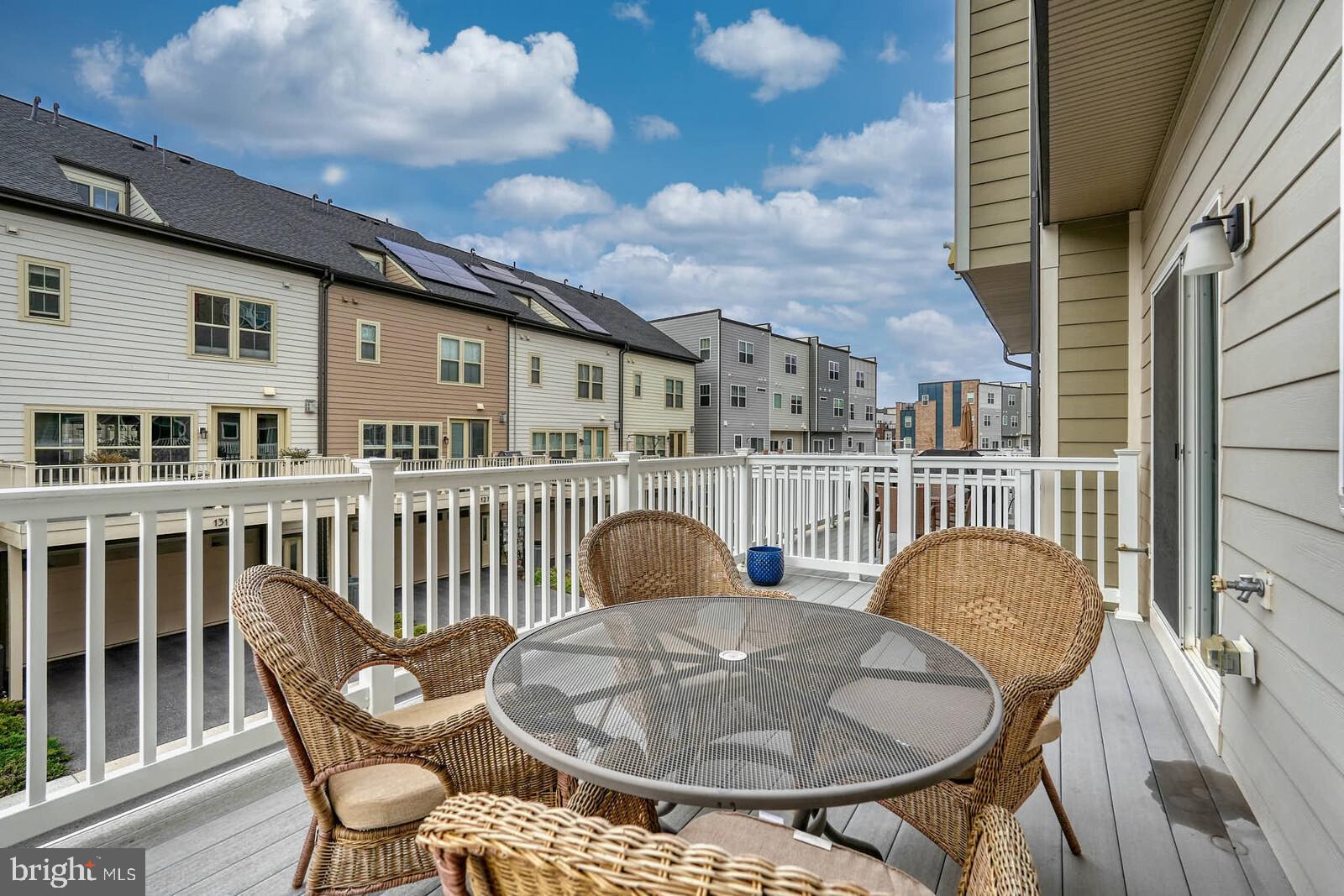 CROWN FARM - Residential