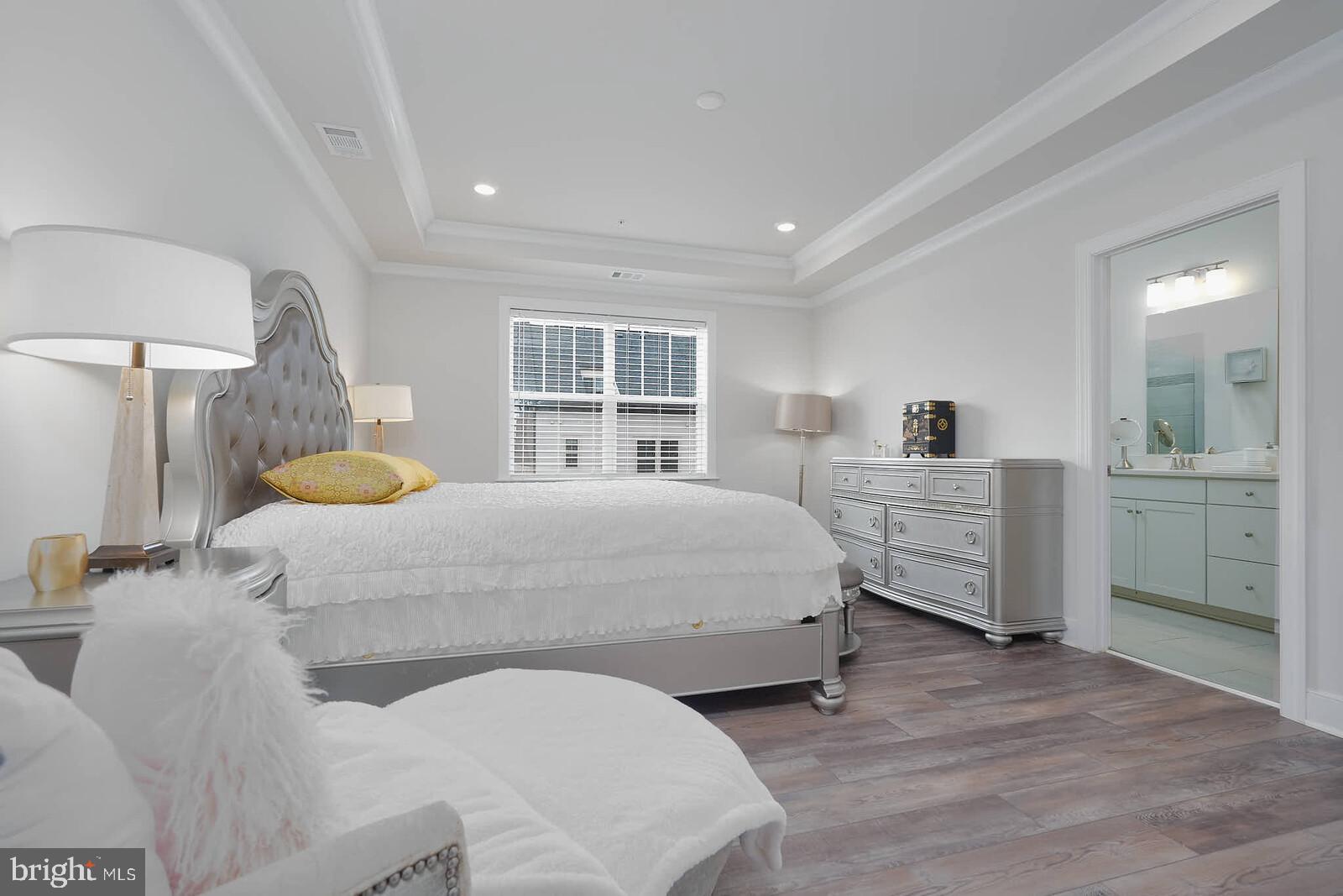 CROWN FARM - Residential