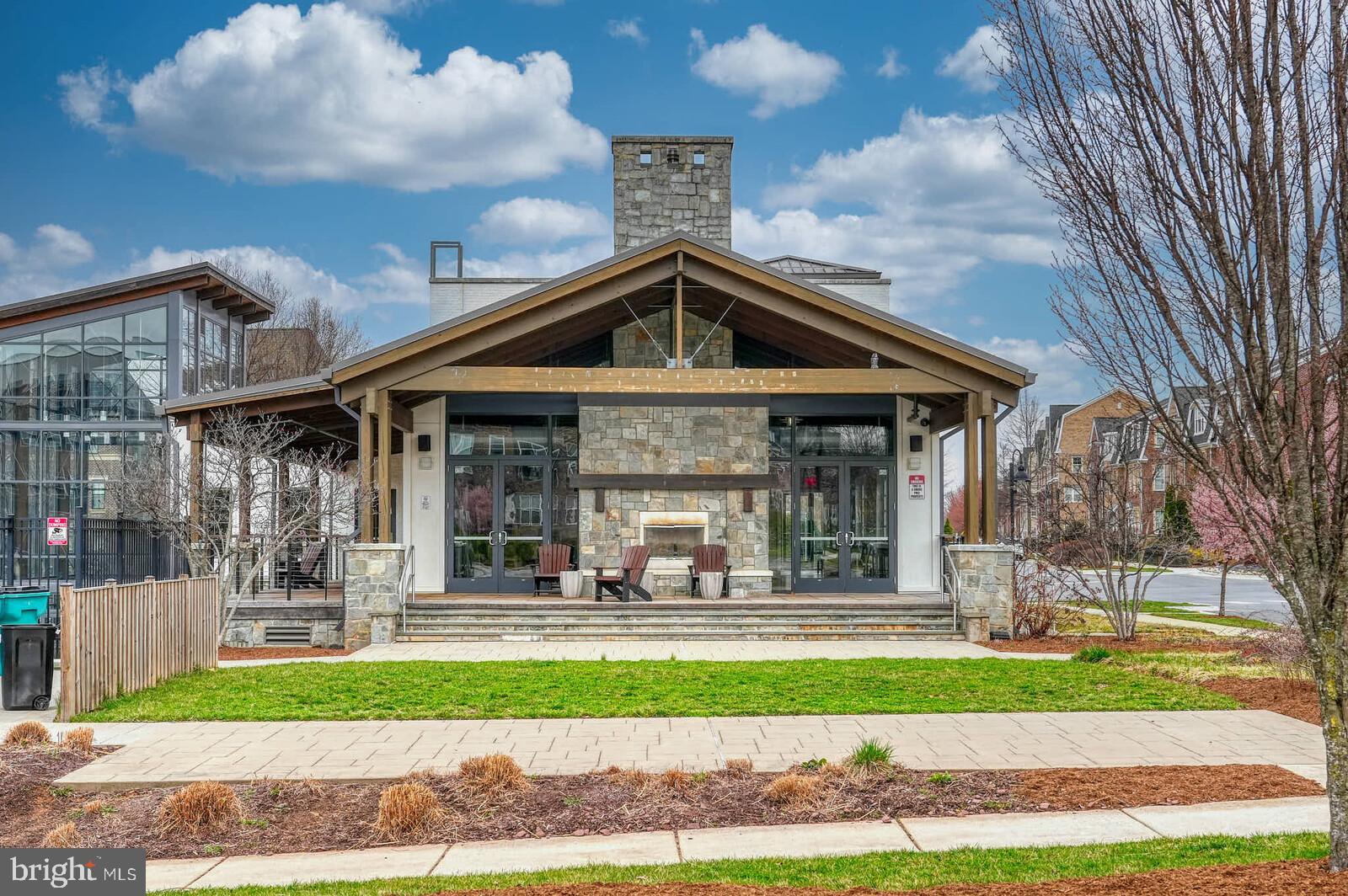 CROWN FARM - Residential