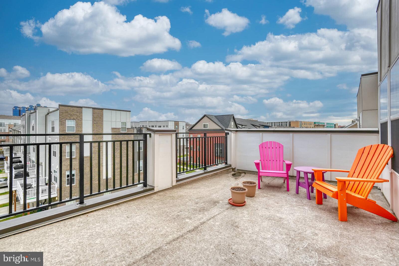 CROWN FARM - Residential