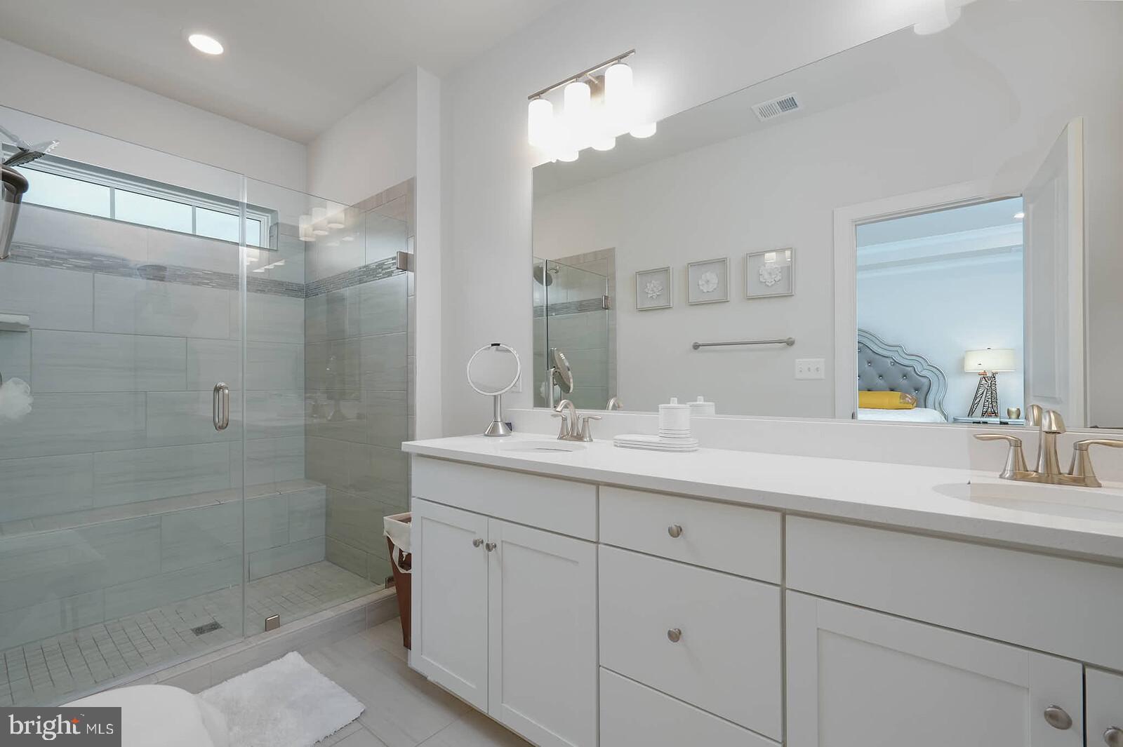 CROWN FARM - Residential