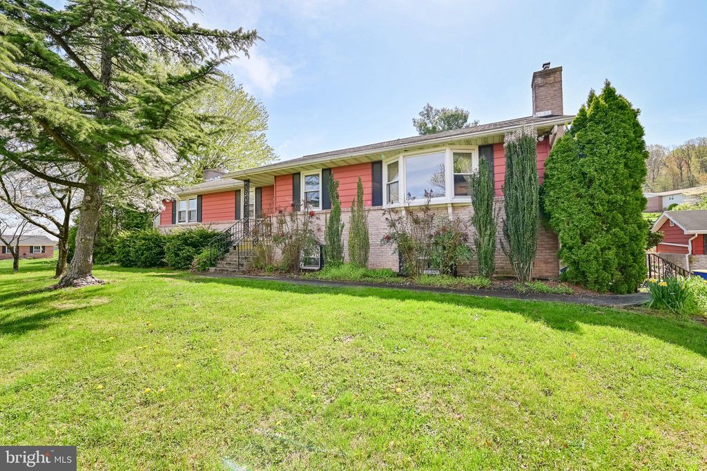 Photo of 1180 Sheep Hill Road, NEW HOLLAND, PA 17557 (MLS # PALA2064326)