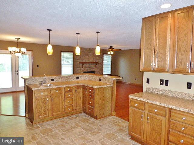 HIDDEN FIELDS - Residential Lease
