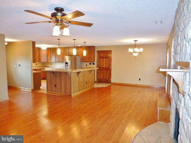 HIDDEN FIELDS - Residential Lease