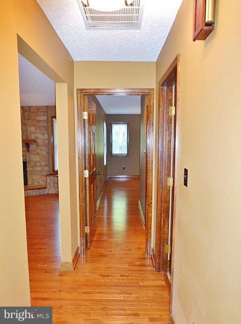 HIDDEN FIELDS - Residential Lease