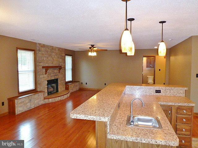 HIDDEN FIELDS - Residential Lease