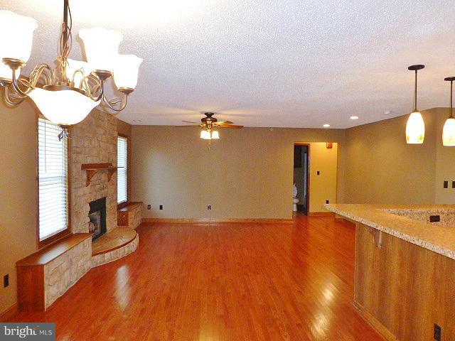 HIDDEN FIELDS - Residential Lease