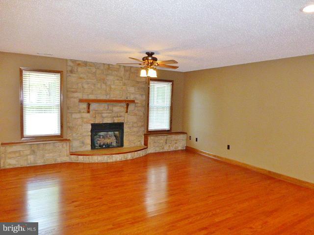HIDDEN FIELDS - Residential Lease