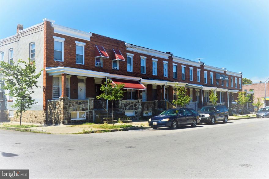 Complete new renovation few blocks to the Johns Hopkins Hospital,New  Central heat and air conditions, new plumbing and electric, new roof , fenced back yard, and new appliances .