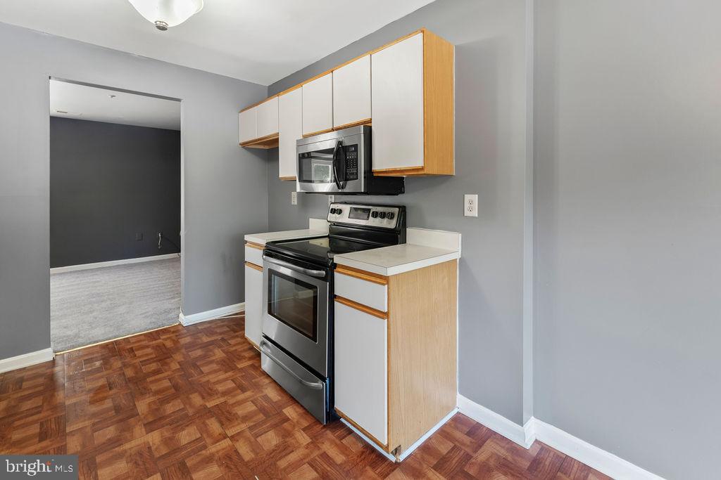 MAPLE SHADE - Residential