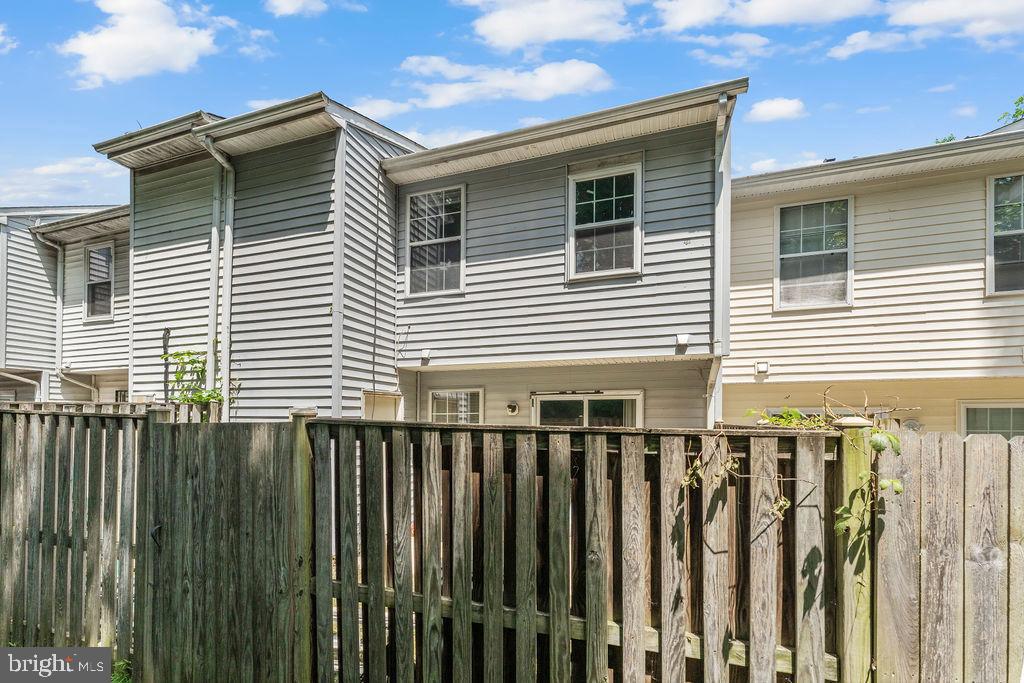 MAPLE SHADE - Residential