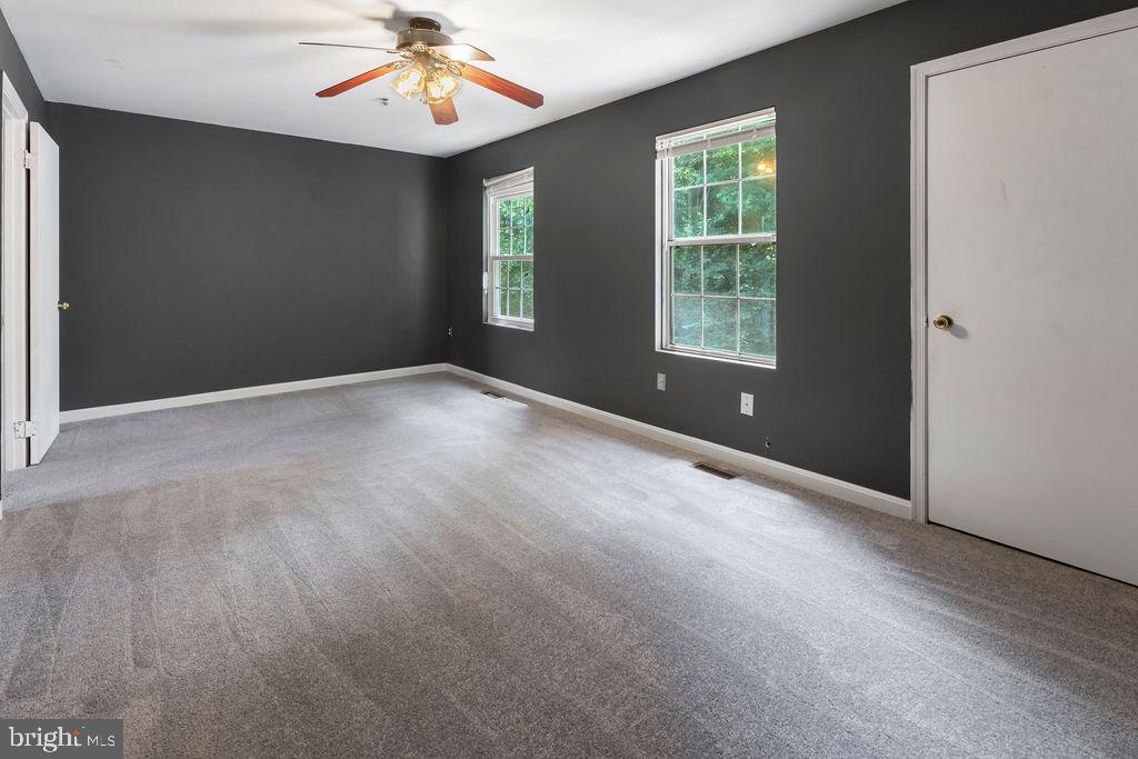 MAPLE SHADE - Residential