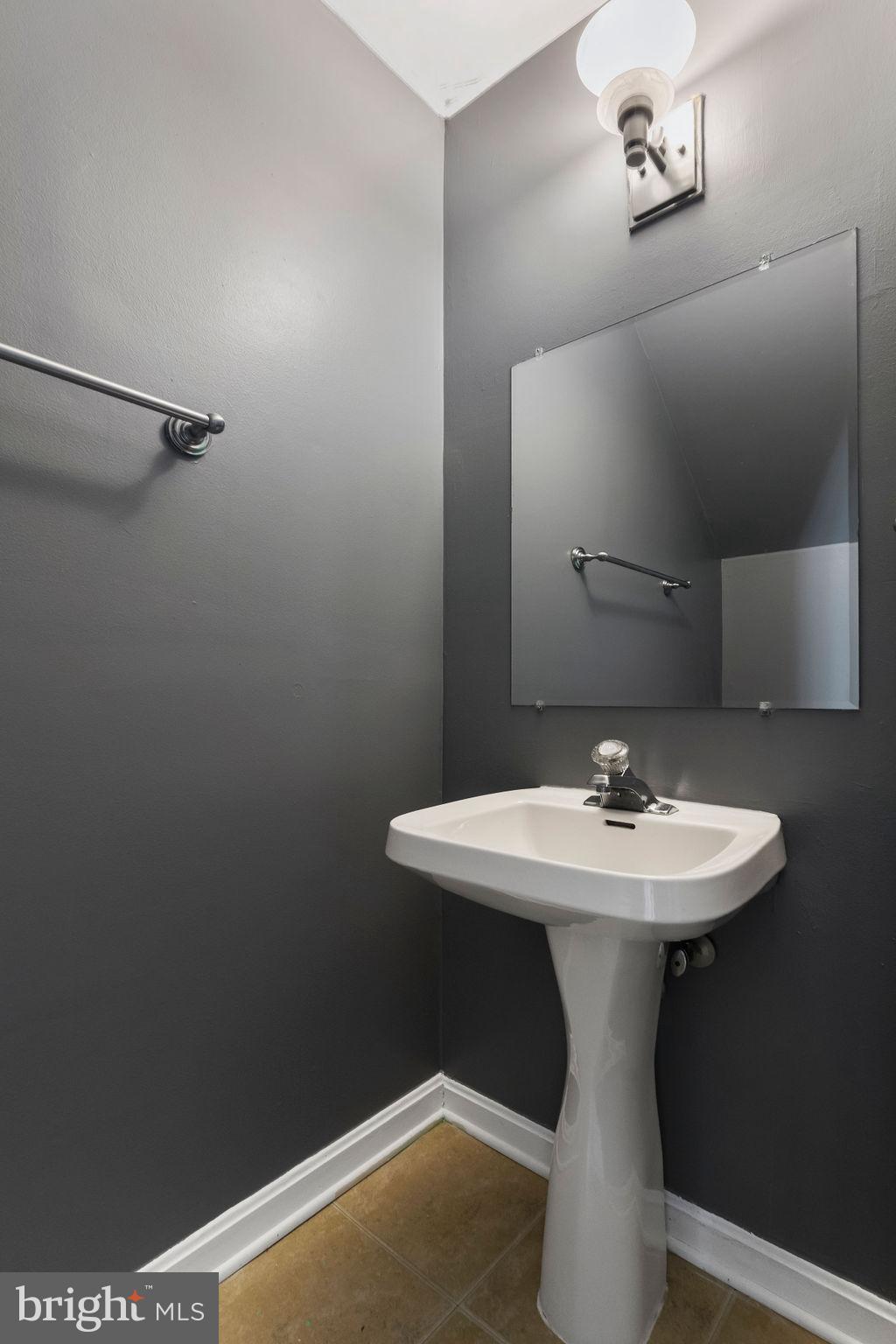 MAPLE SHADE - Residential