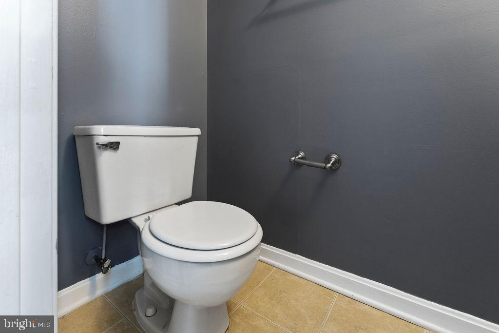 MAPLE SHADE - Residential