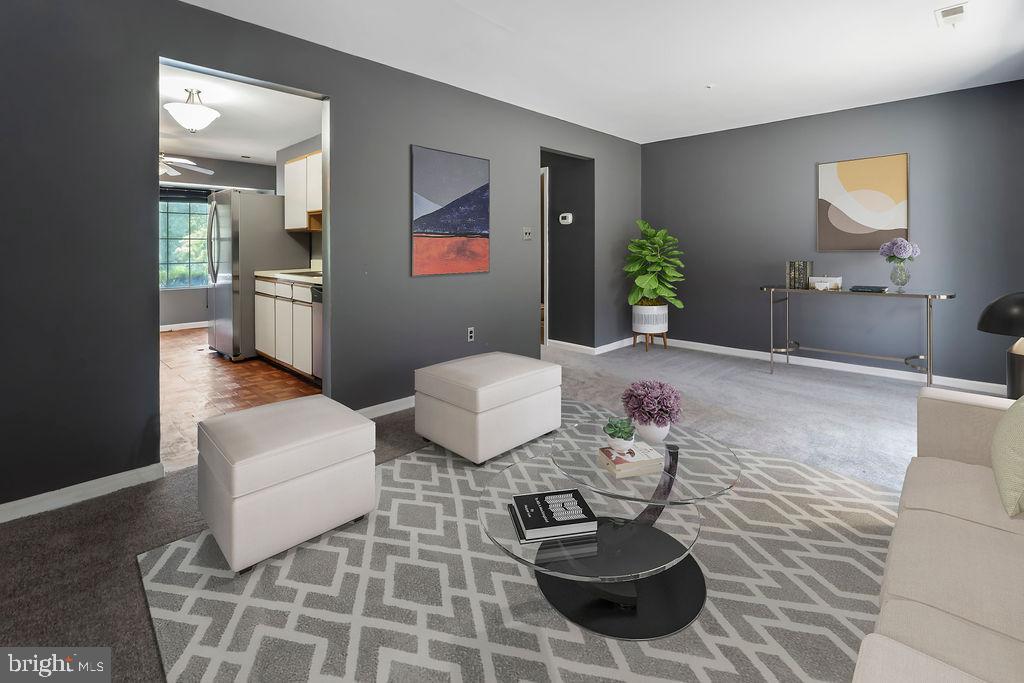 MAPLE SHADE - Residential