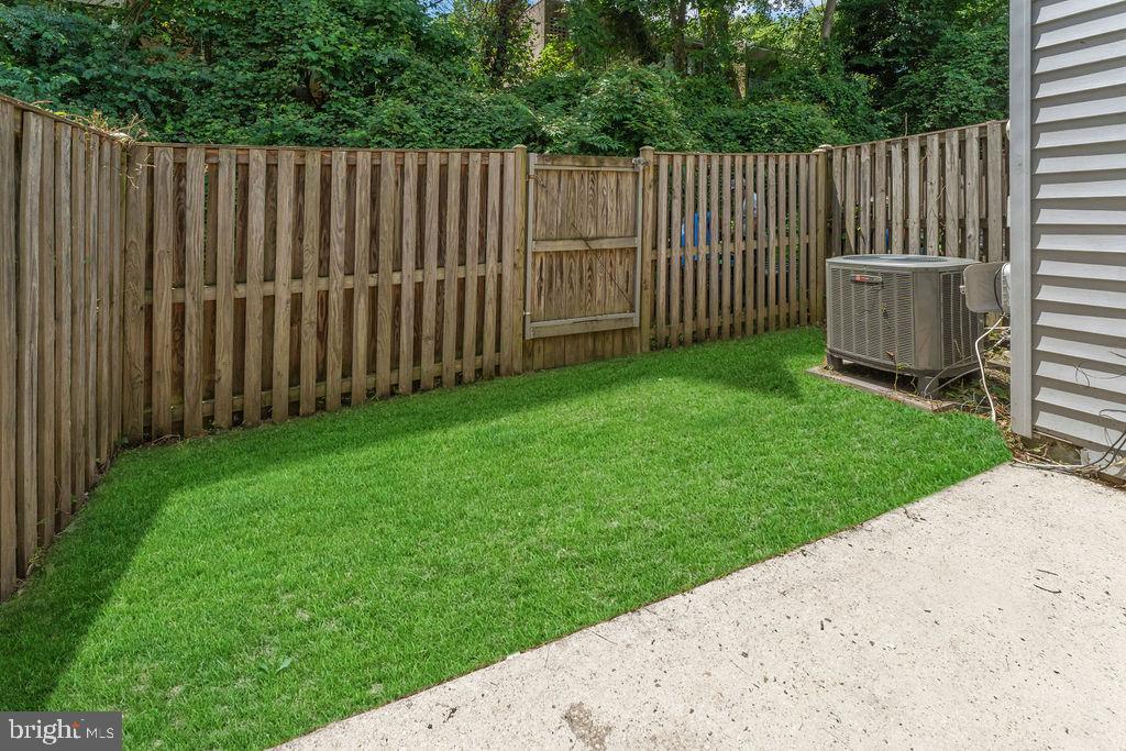 MAPLE SHADE - Residential