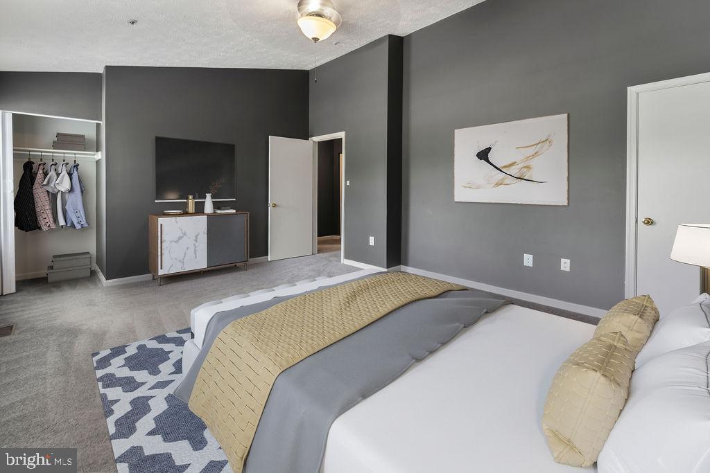 MAPLE SHADE - Residential