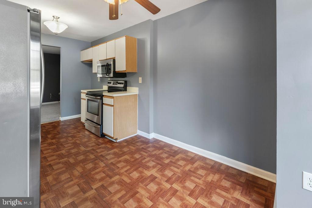 MAPLE SHADE - Residential