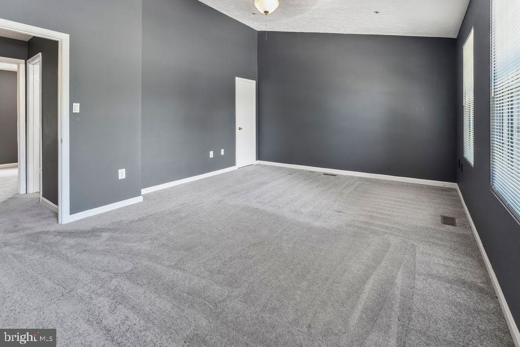 MAPLE SHADE - Residential