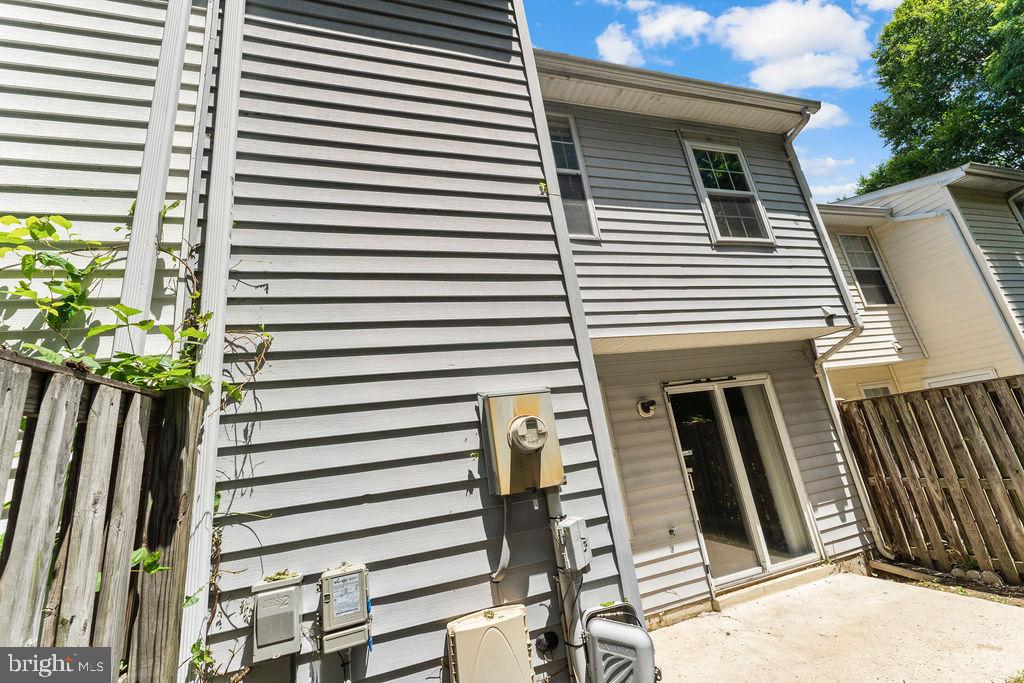 MAPLE SHADE - Residential