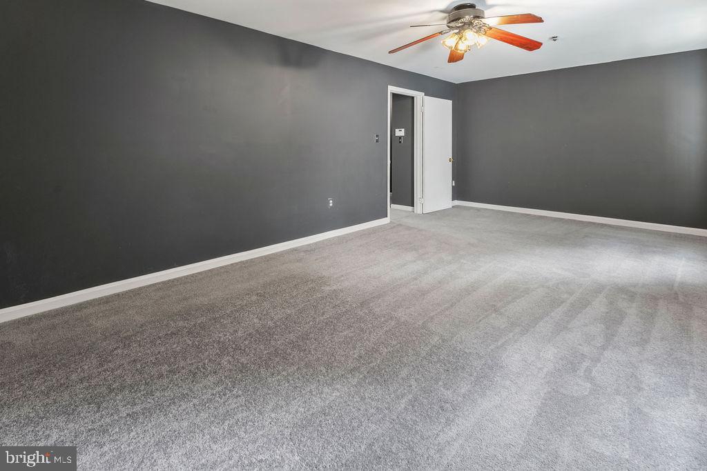 MAPLE SHADE - Residential