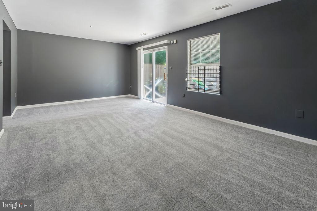 MAPLE SHADE - Residential