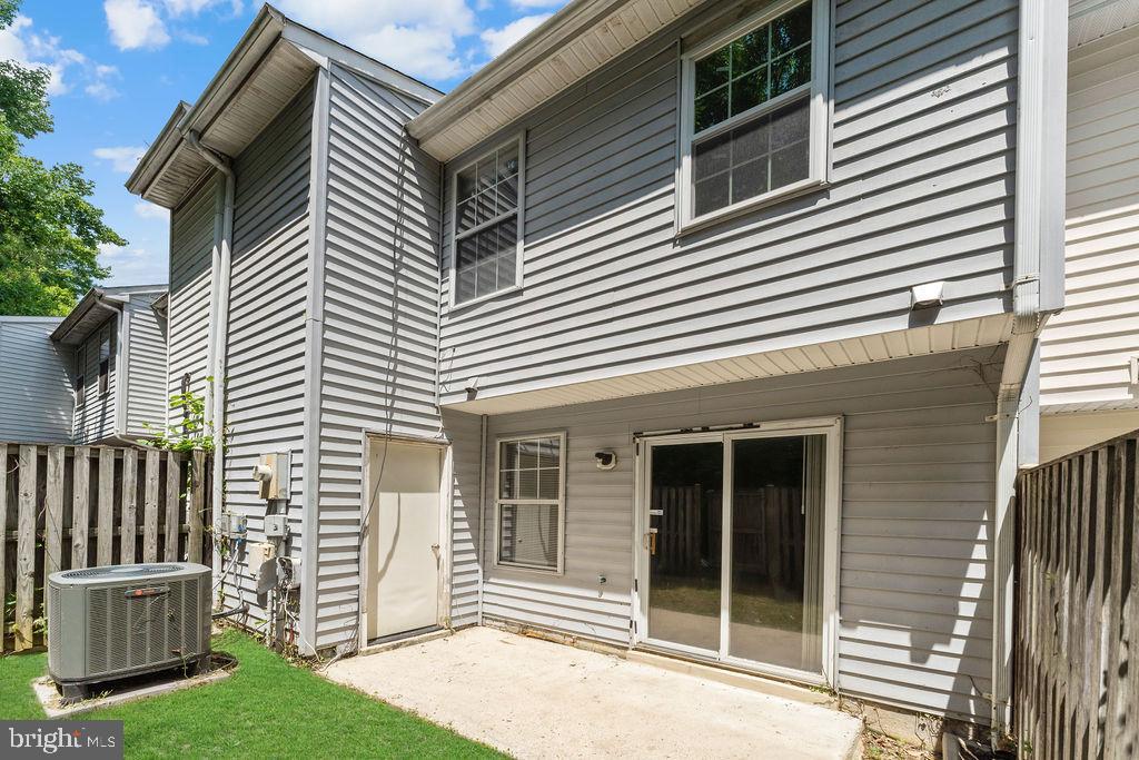 MAPLE SHADE - Residential