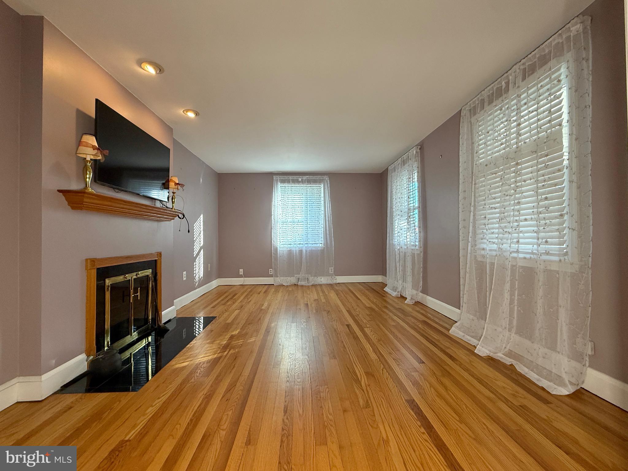 MEDFIELD - Residential