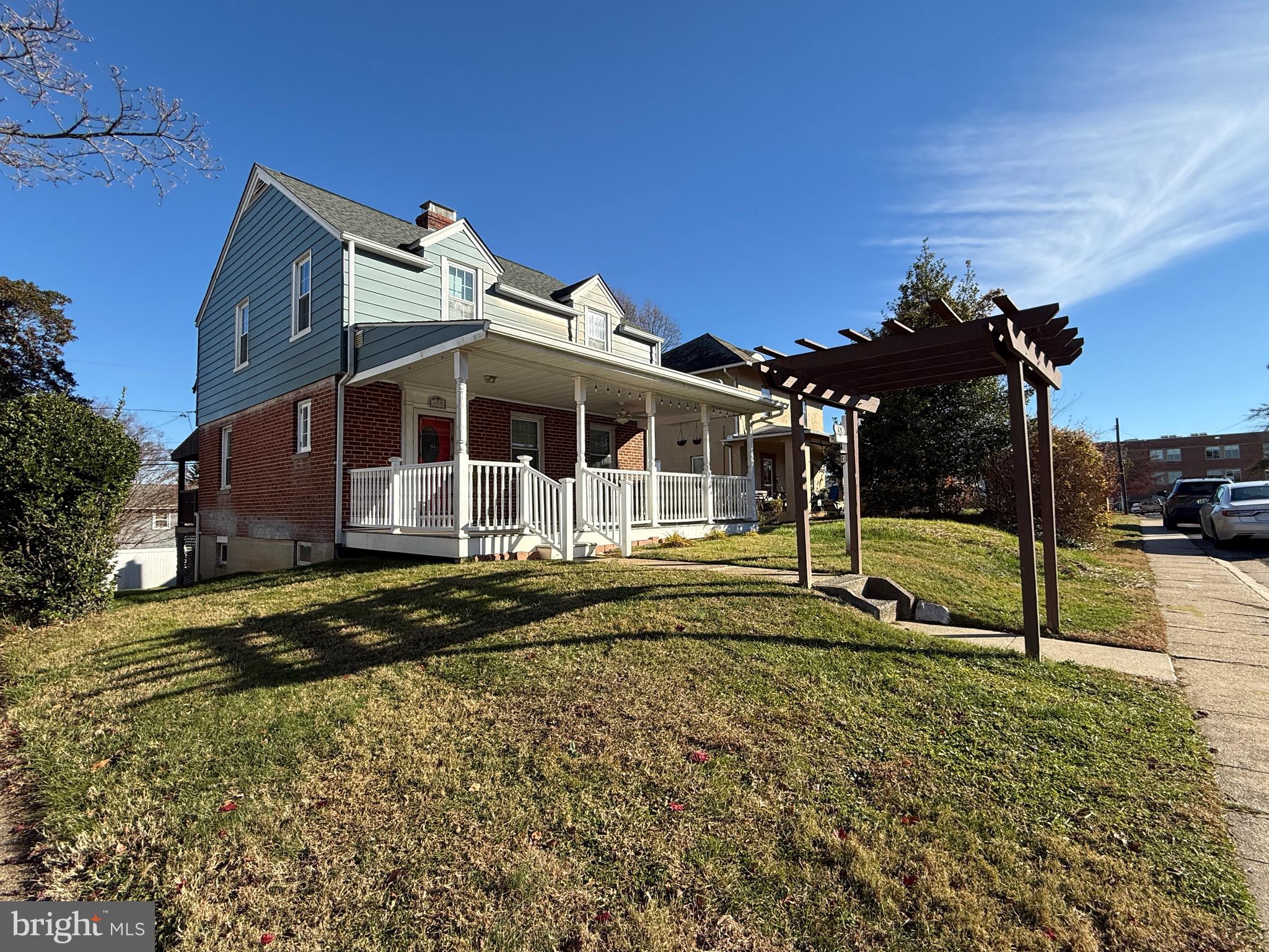 MEDFIELD - Residential