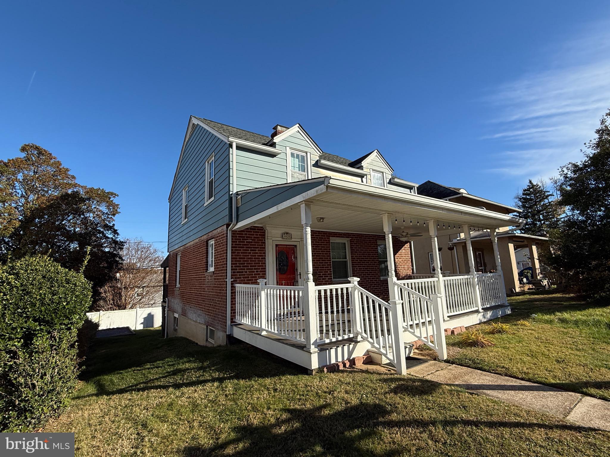 MEDFIELD - Residential