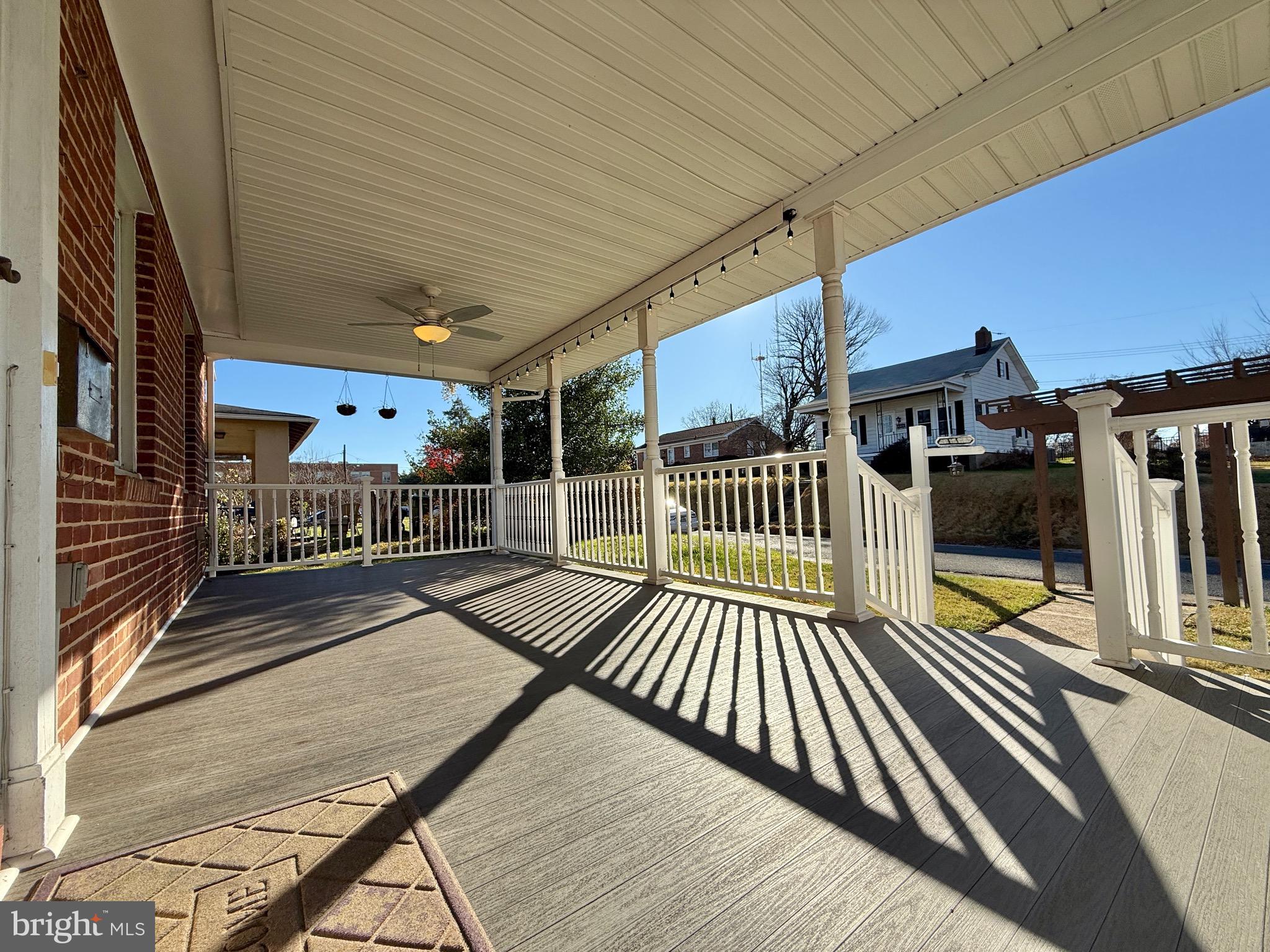 MEDFIELD - Residential