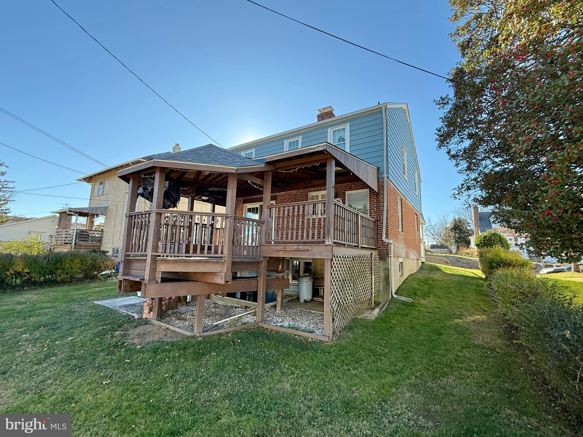 MEDFIELD - Residential