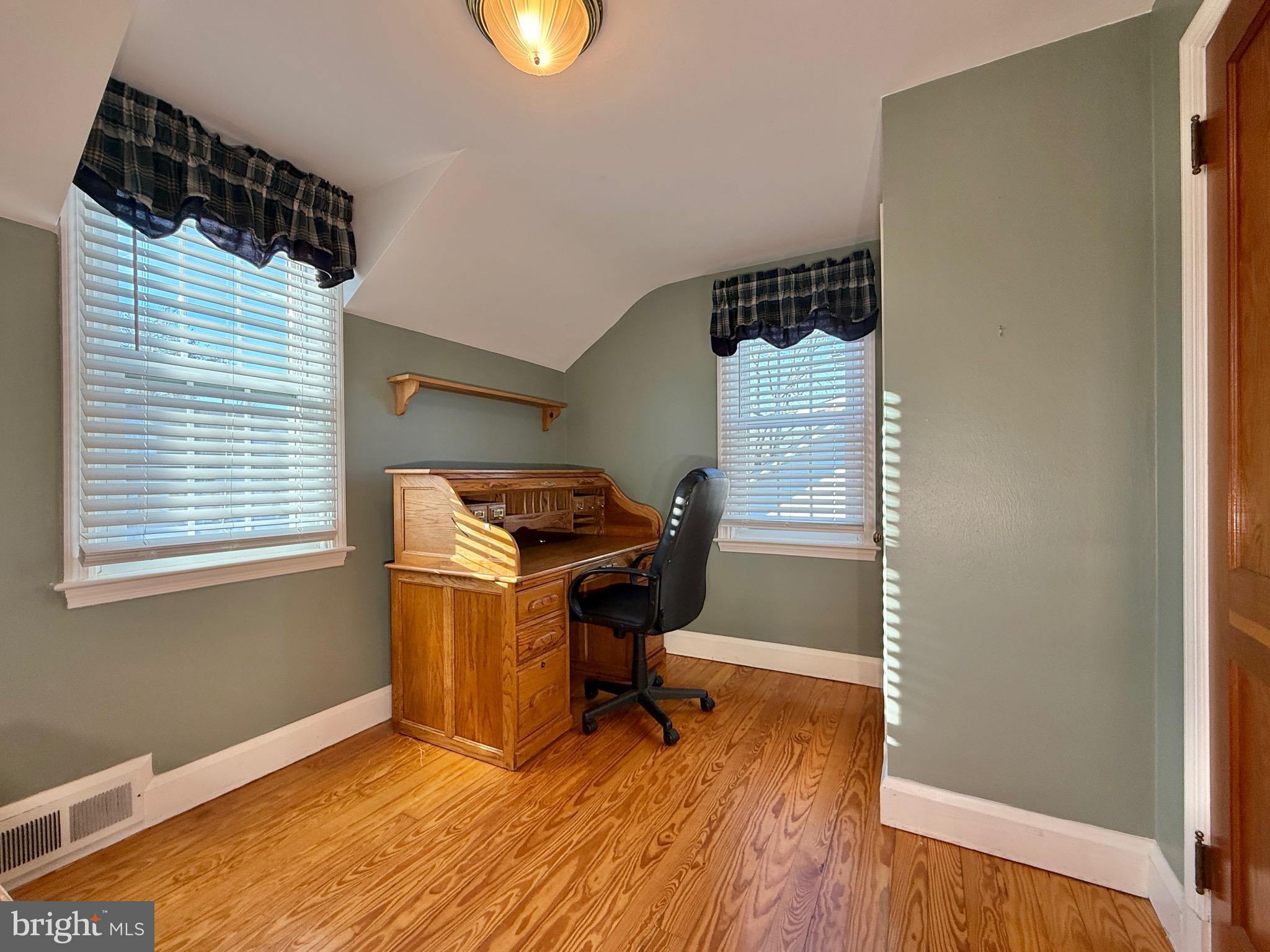 MEDFIELD - Residential