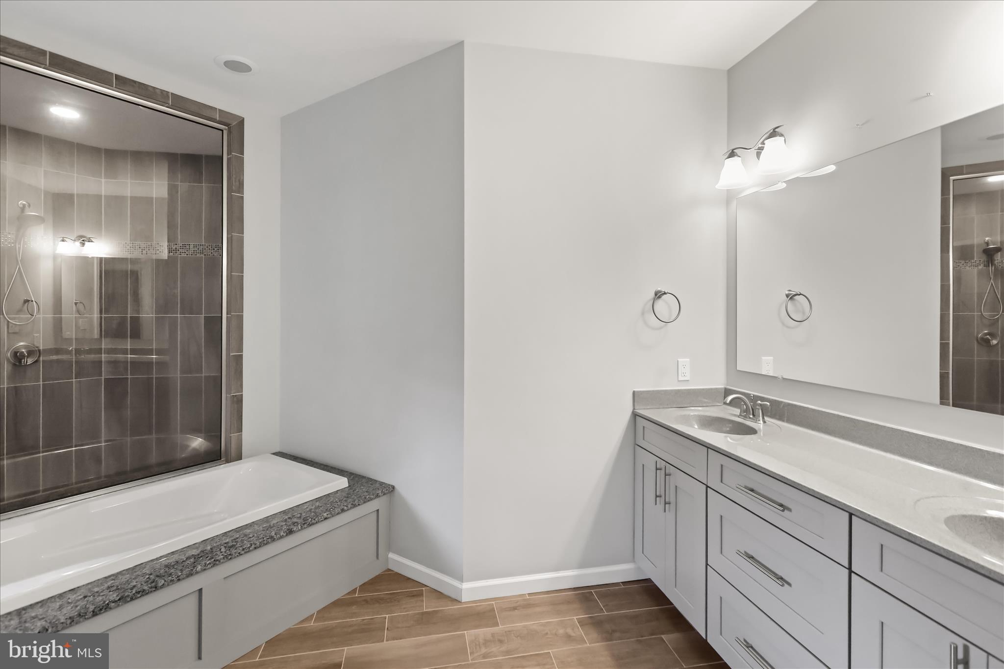 BISHOP WOODS - Residential