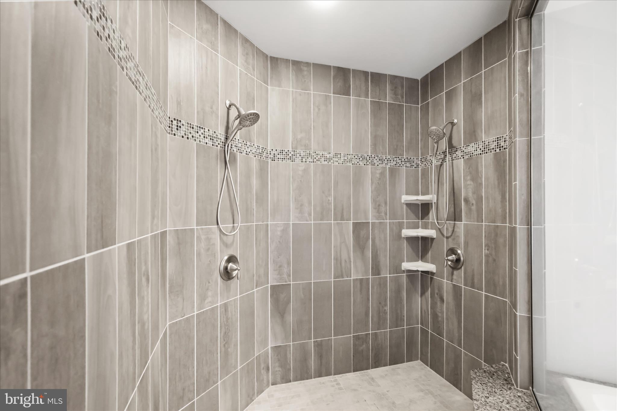 BISHOP WOODS - Residential