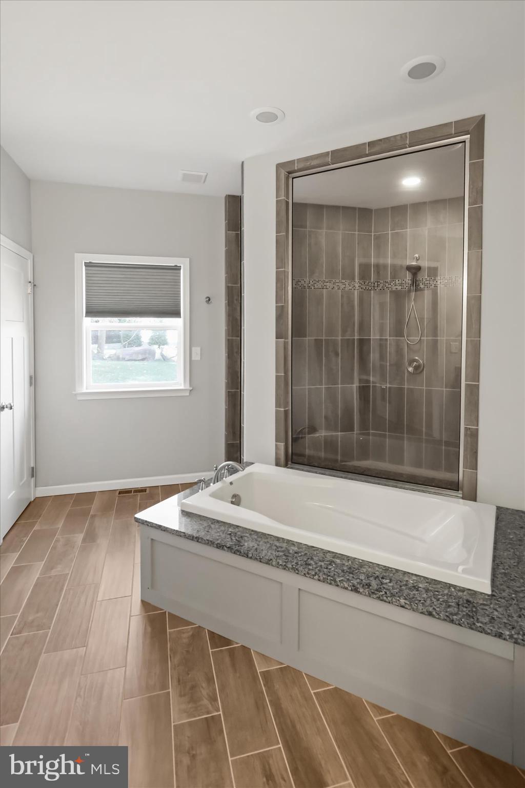 BISHOP WOODS - Residential