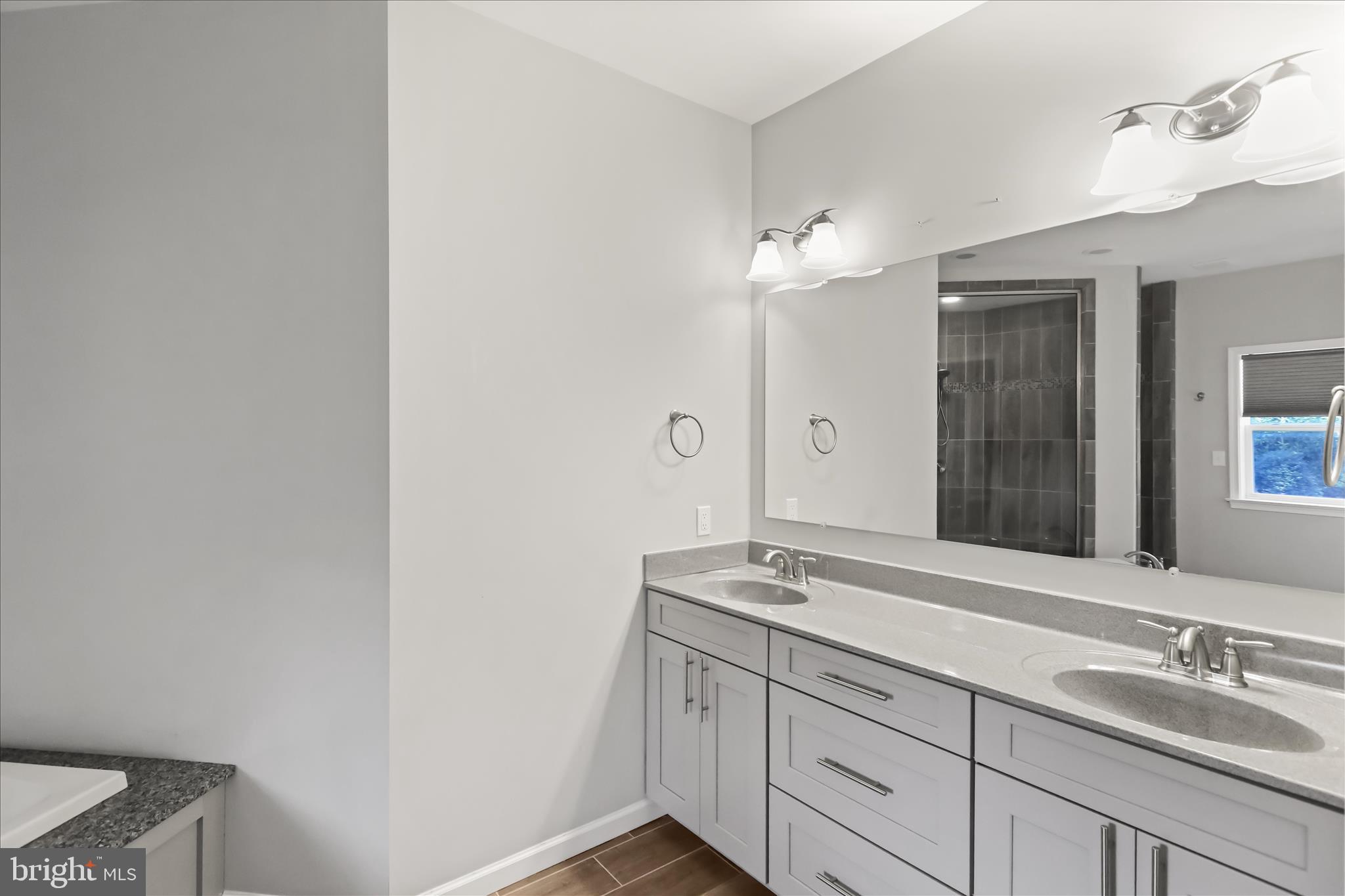 BISHOP WOODS - Residential