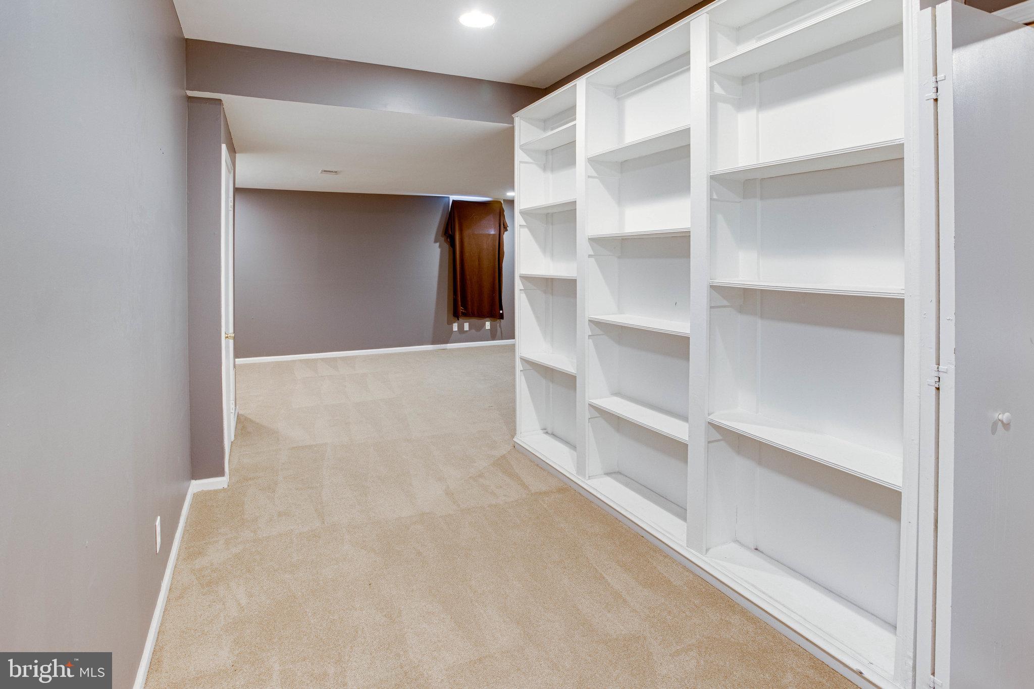 TOWNS OF FOREST HILLS - Residential Lease