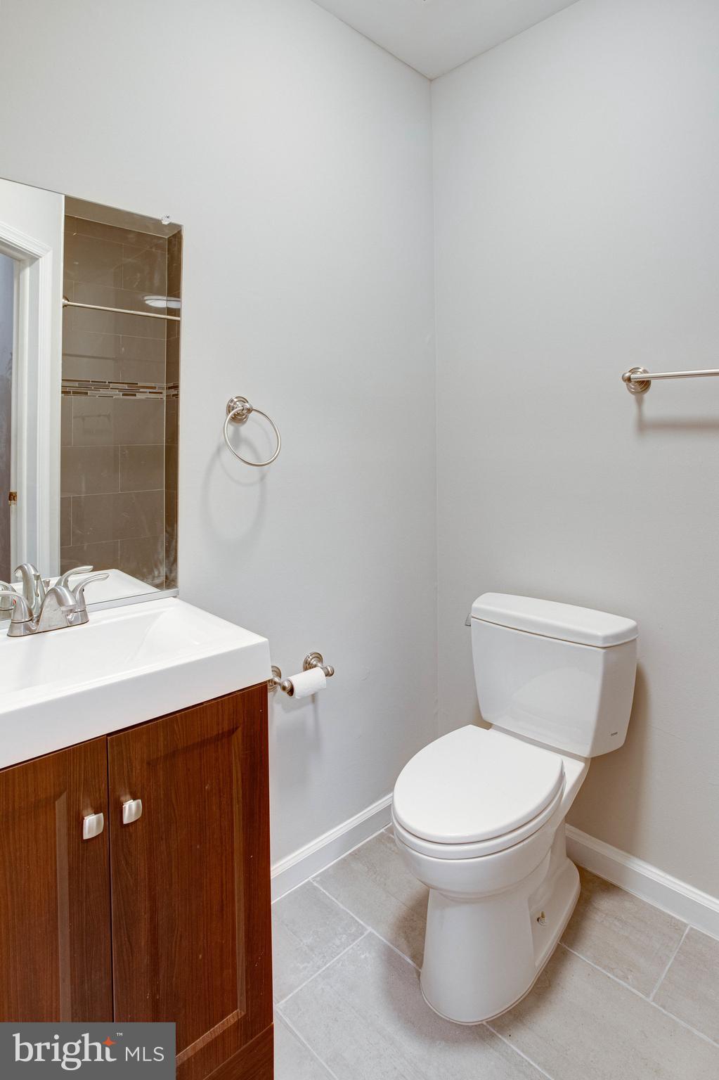 TOWNS OF FOREST HILLS - Residential Lease