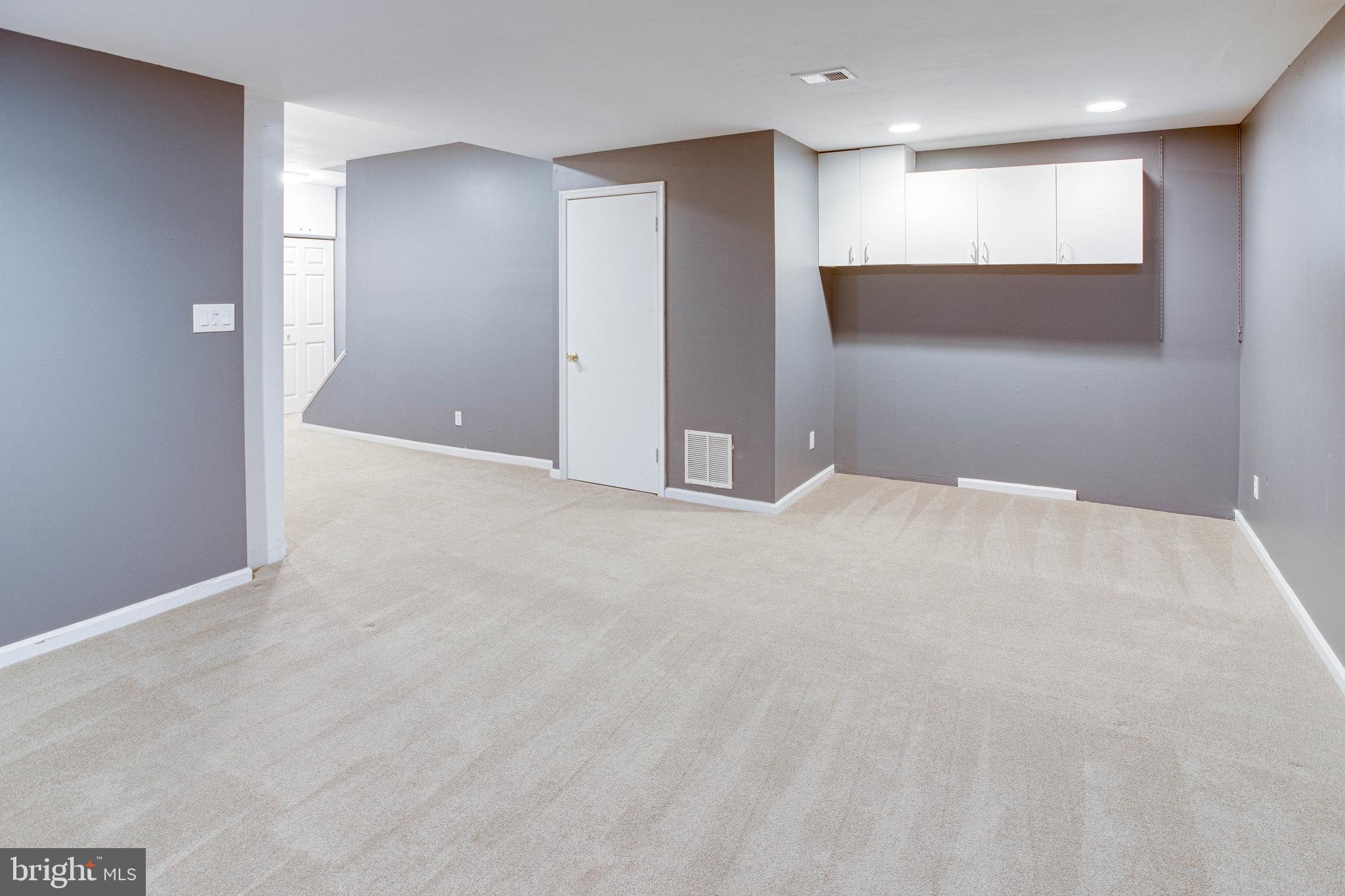 TOWNS OF FOREST HILLS - Residential Lease