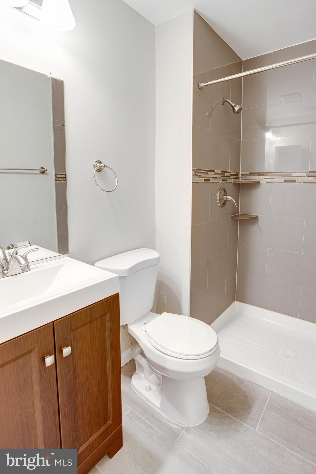 TOWNS OF FOREST HILLS - Residential Lease