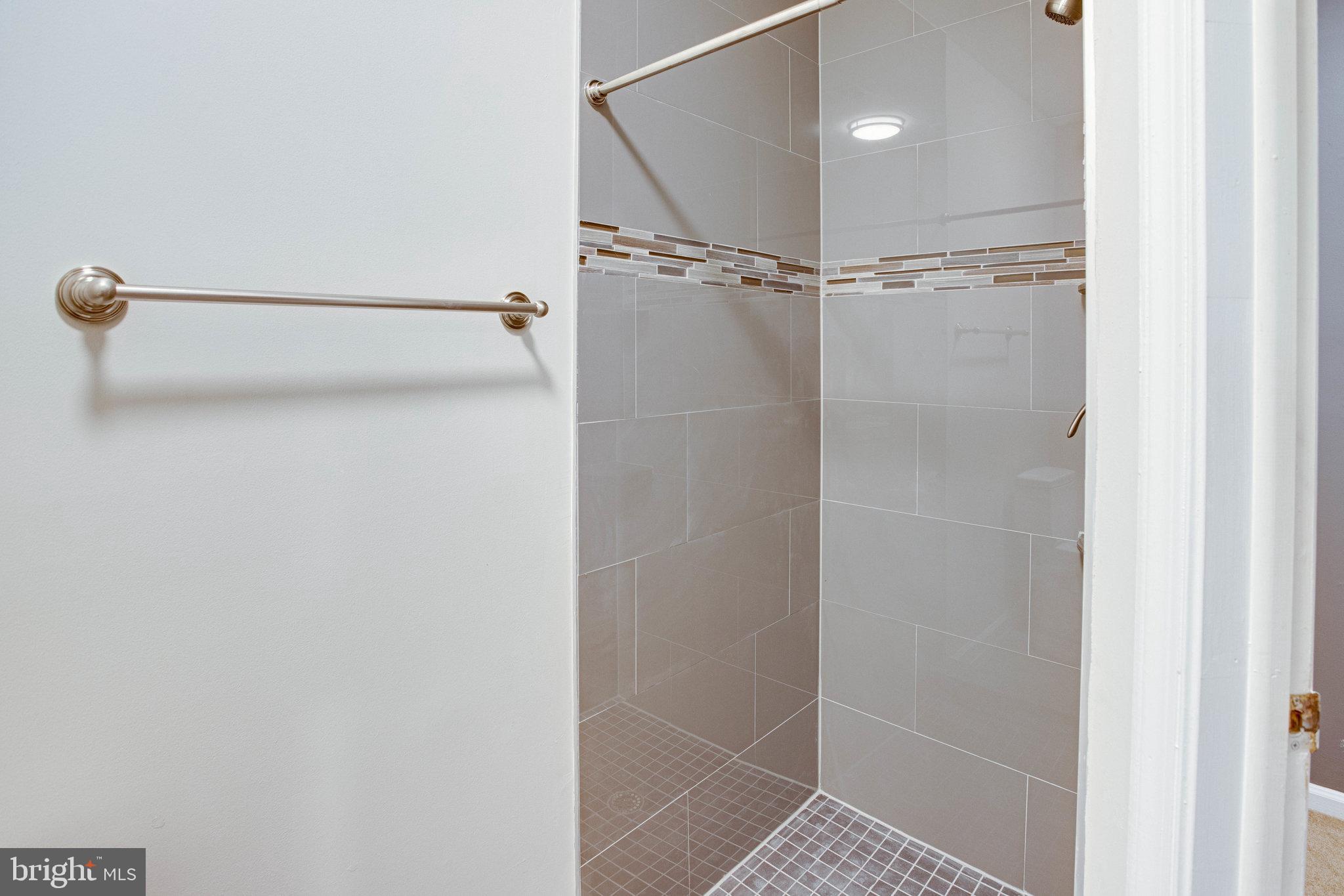 TOWNS OF FOREST HILLS - Residential Lease